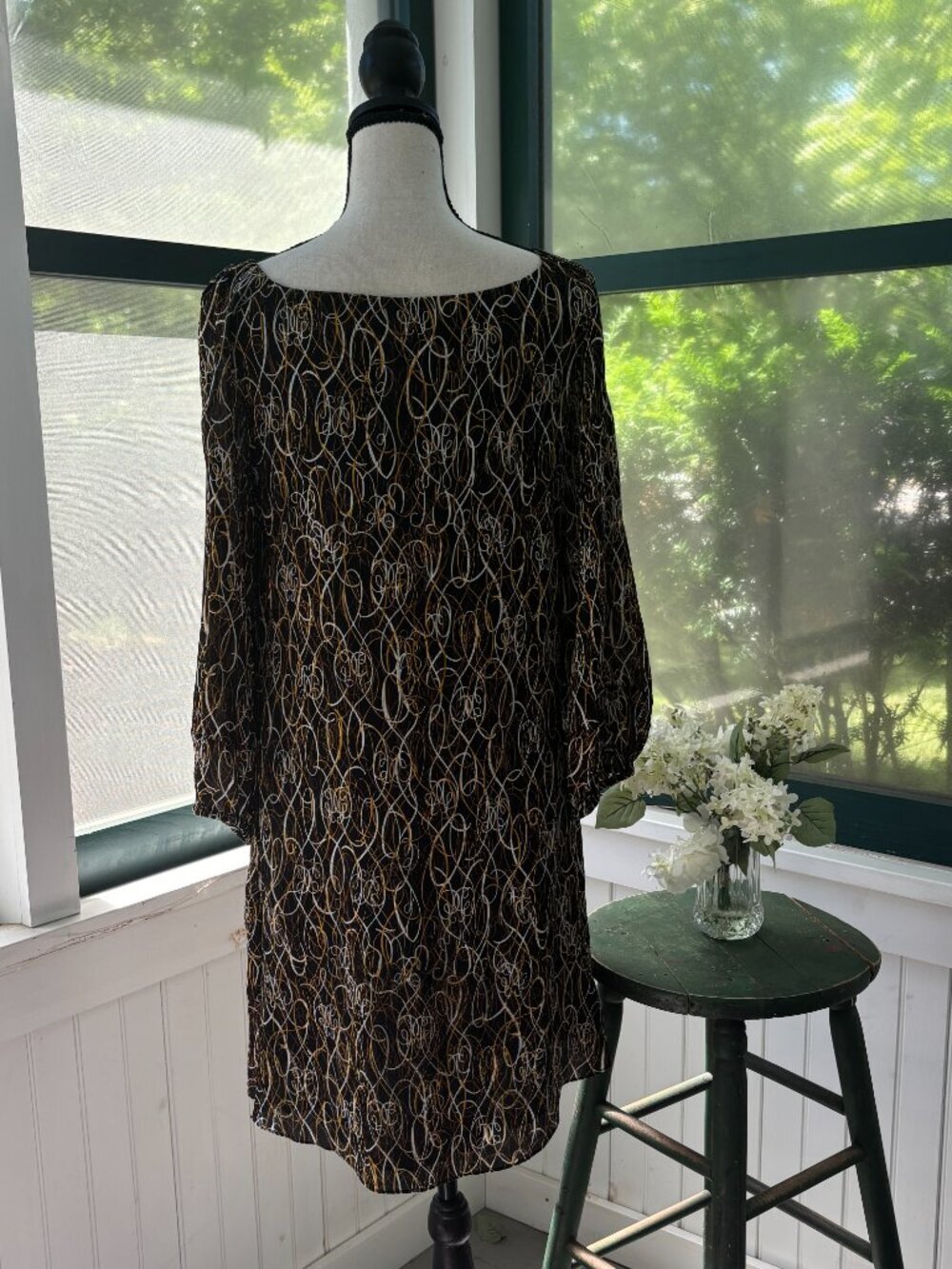 Diane von Furstenberg Silk Shift Dress | Black Gold Swirl | Size 6 | Like New - Picture 3 of 6